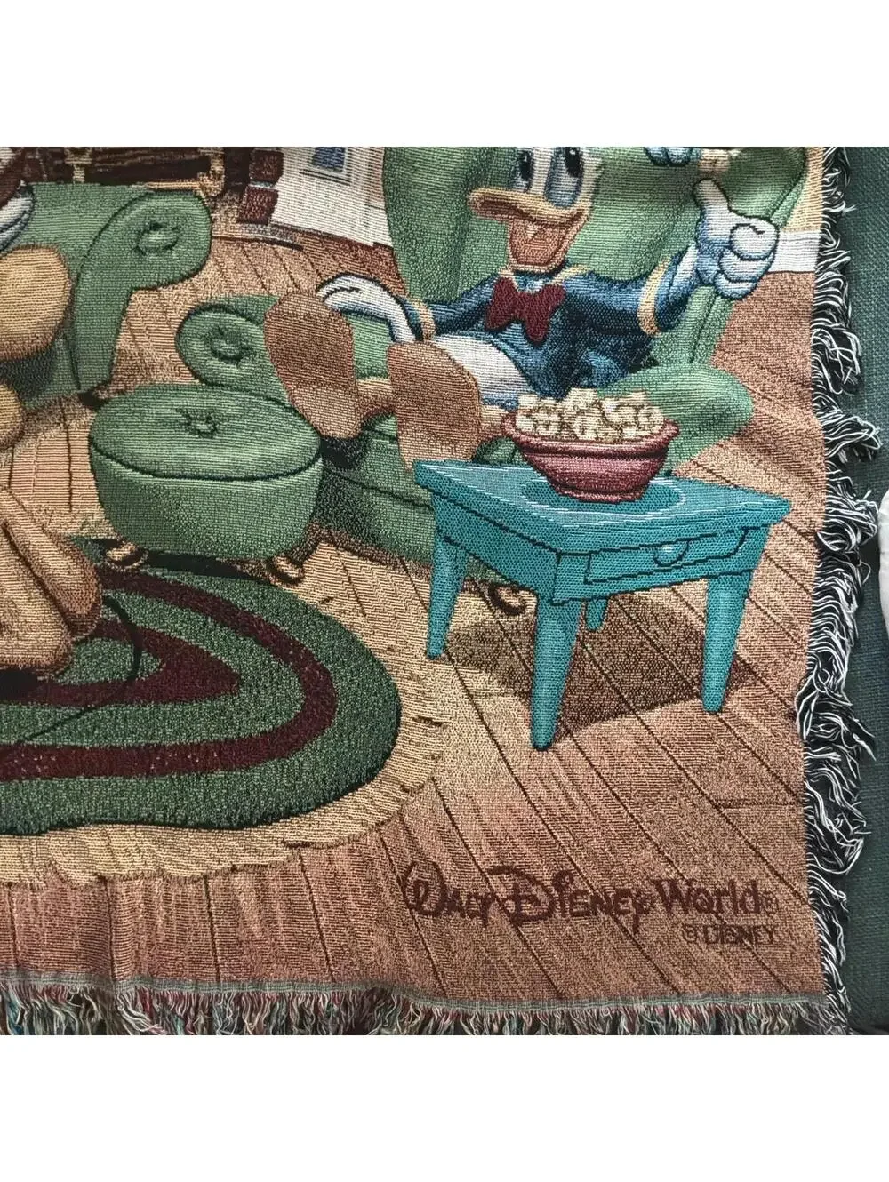 Disney Woven Tapestry Blanket Mickey Minnie Pluto Donald Goofy Walt Disney World